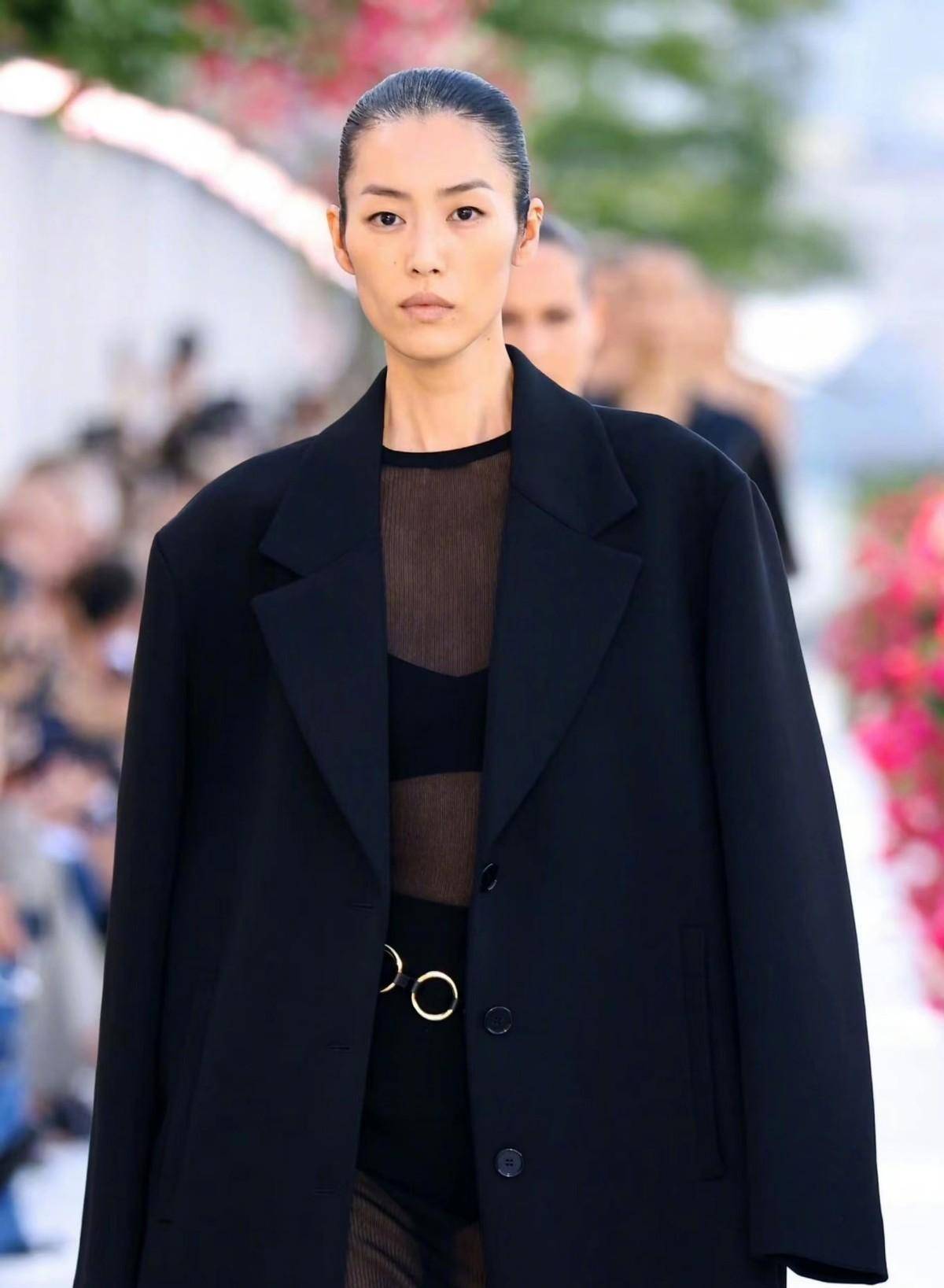 刘雯在纽约的第一个闭场大秀来了!