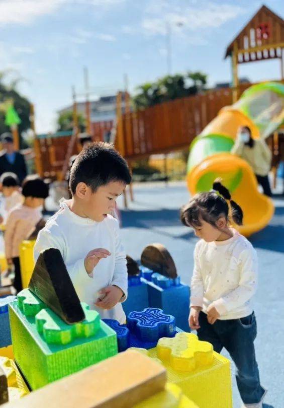 共赴爱之约 温暖"伴"成长——海盐县庆安宜家花城幼儿园家长开放日