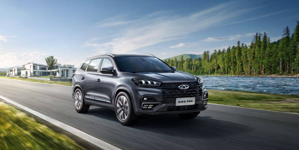 智能与动力的较量:捷途x70 vs 瑞虎8