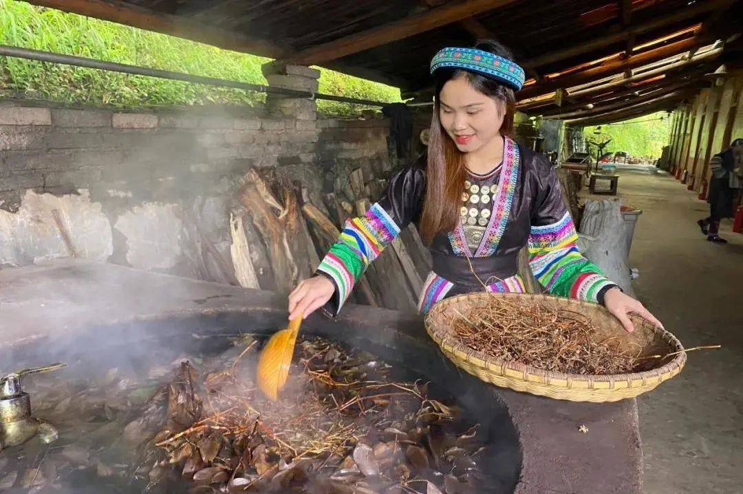 广西巴马长寿村瑶浴图片