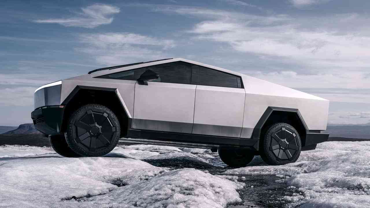 例如,该公司尚未正式透露为特斯拉cybertruck提供动力