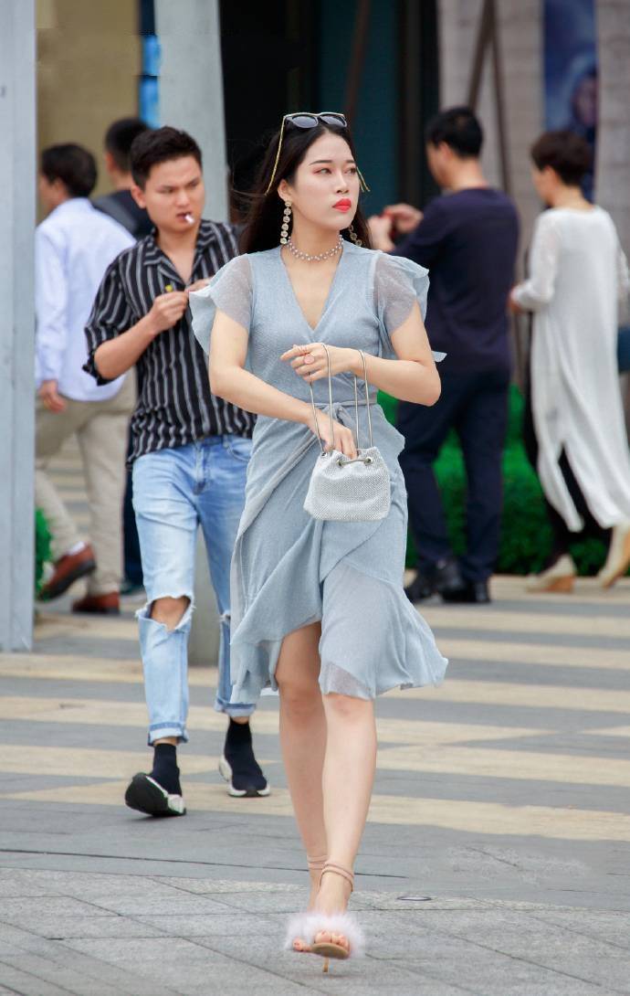 小姐姐无论是形象,身材,气质和颜值都不低啊_诸暨市_神器_美女