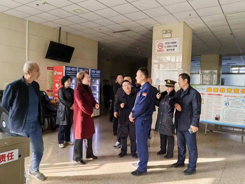 近日,平定县副县长赵冠英带队深入县人民医院,县中医院,县妇幼保健院