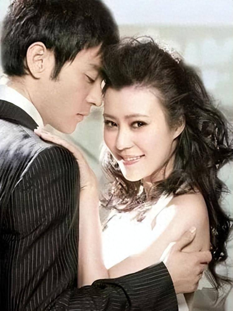 爱过王珞丹,负了殷桃,没想到和小12岁的她修成正果_李光洁_网友_邓超