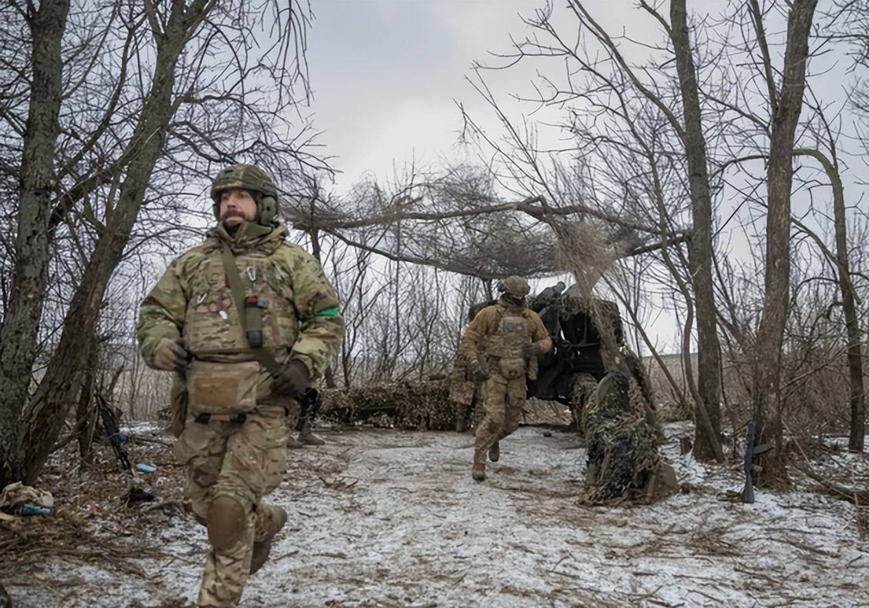 前線死傷慘重反攻面臨失敗,烏軍總司令成背鍋俠,被要求辭職下臺_談判