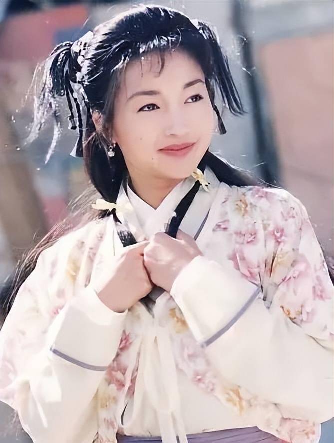 因此,即使后来媒体传出她与钟汉良的恋情,李绮红依然一心扑在演艺事业