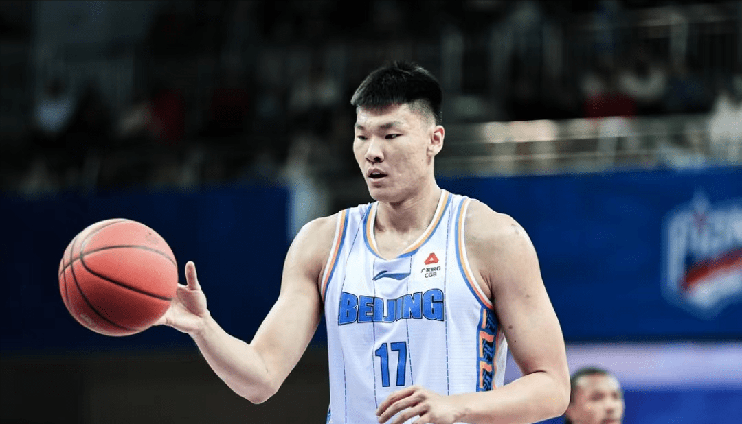 211cm高塔14分钟5分,制造赛场冲突,关键时刻遭弃用_范子铭_比赛_个人