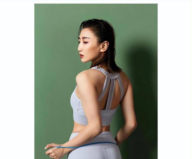 蹦床公主何雯娜:虽然我长得漂亮,但是拒绝做豪门生娃机器人_梁超_奥运