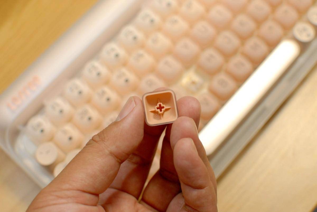 女生专属，最强颜值机械键盘洛斐Lofree粉底液来了