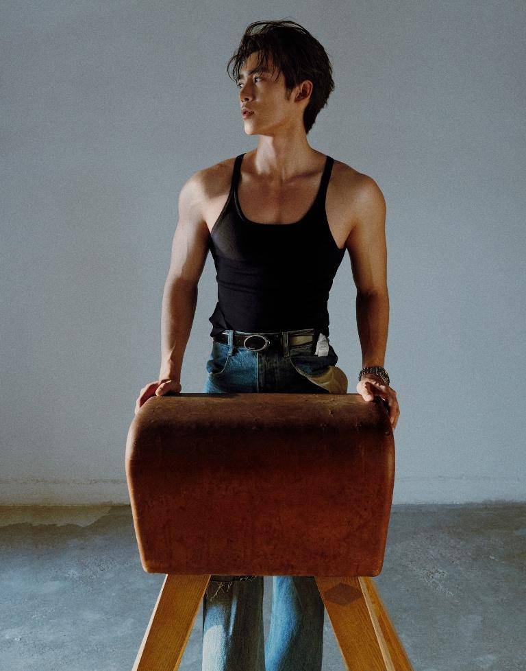 于适最适合穿白色背心的男生_陈漫_封面_引人