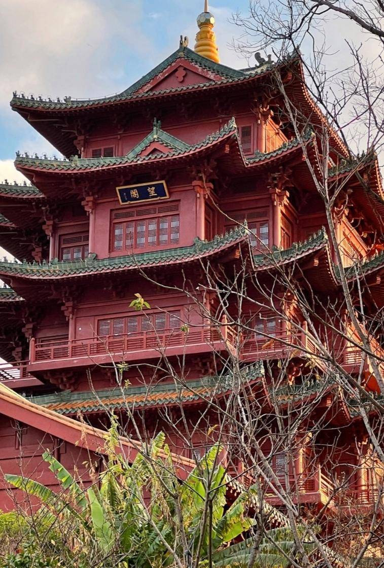 江西吉安神冈山公园:一个充满历史底蕴和自然美景的旅游胜地_市民