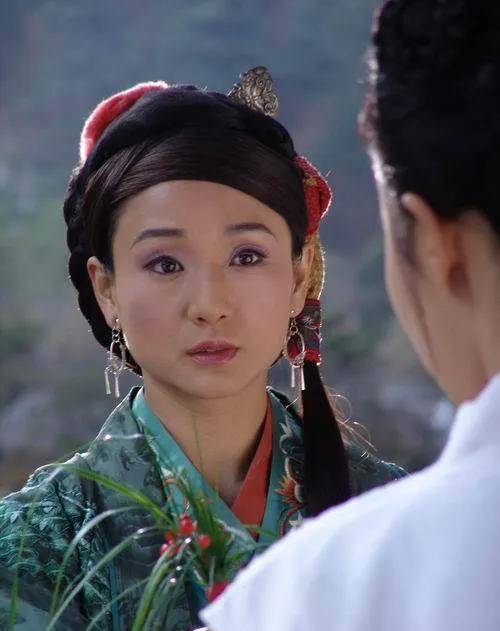 孔琳54岁未婚,初恋败给蒋雯丽,她的人生真的太苦了吗