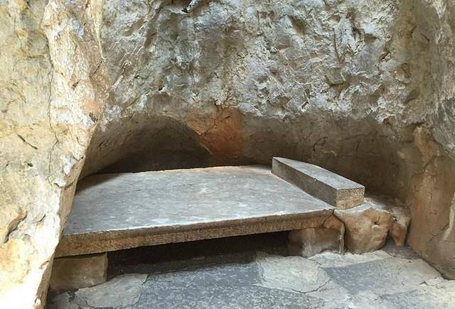 发现终南山活死人墓,专家用长竹竿探墓后,赶紧停止挖掘,原样封存_王