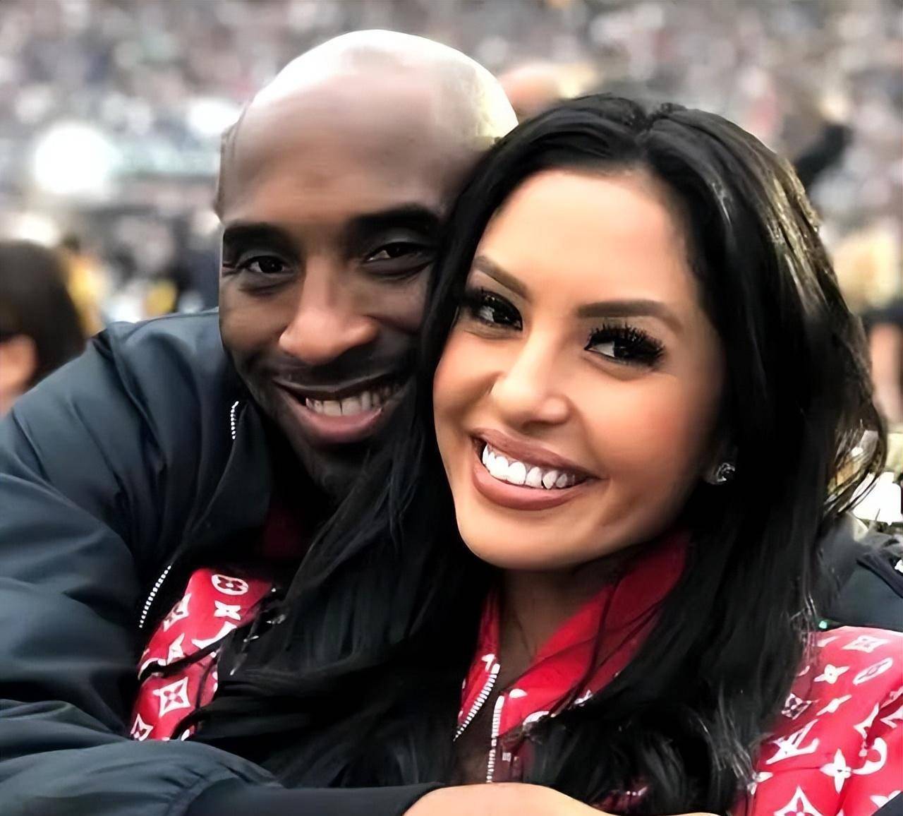 自从科比离开后,追求瓦妮莎的人便络绎不绝.