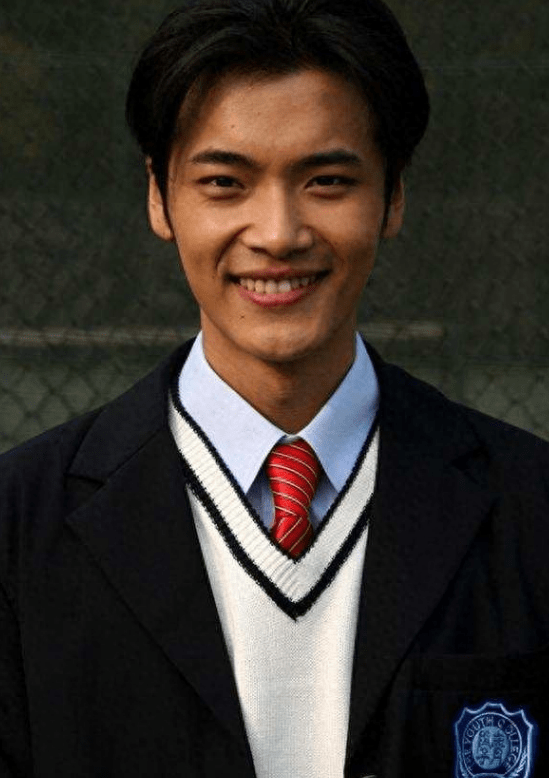 "羞羞铁拳"中的拳王吴良,不拼爹,不炒作,凭自己走上星光大道_薛皓文