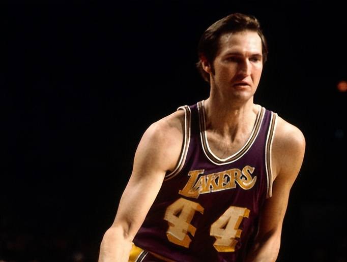 杰里-韦斯特在系列赛中遭遇了脚部伤势,凯尔特人对他的严密防守策略在