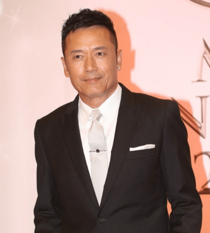 戚美珍的一个"习惯",让苗侨伟苦不堪言,不惜提出了分手_杨康_角色