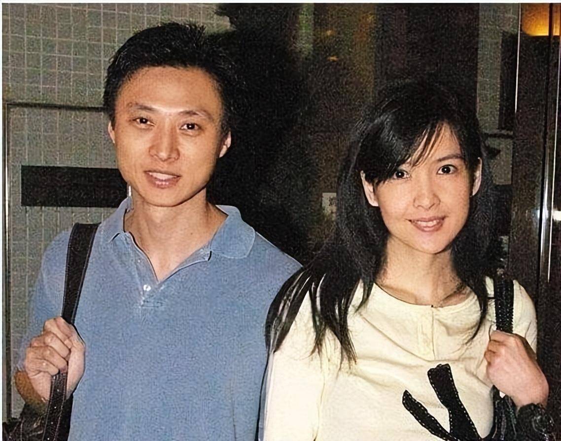 周慧敏:与倪震结婚14年,却被传净身出户,如今婚姻状况如何了?