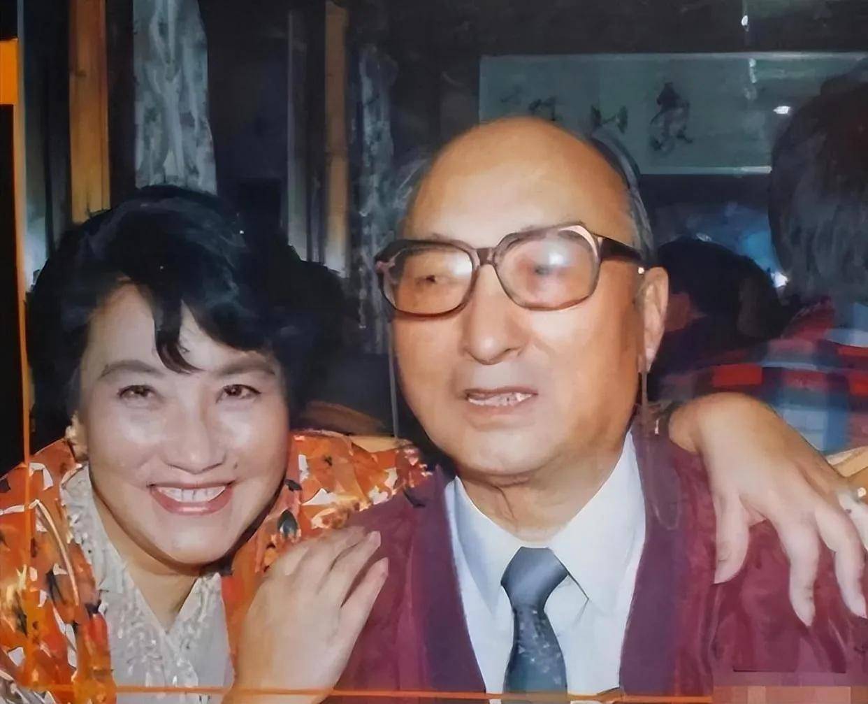 婚后,陈丽达很快就有喜了,生下了一个女儿.