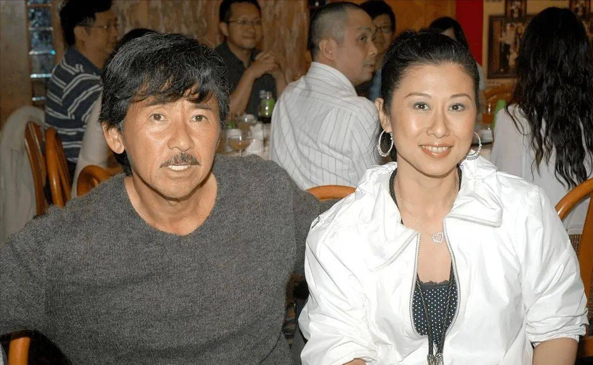 林子祥对前妻这一搂,戳穿叶倩文最后的体面_林德信_婚礼_音乐