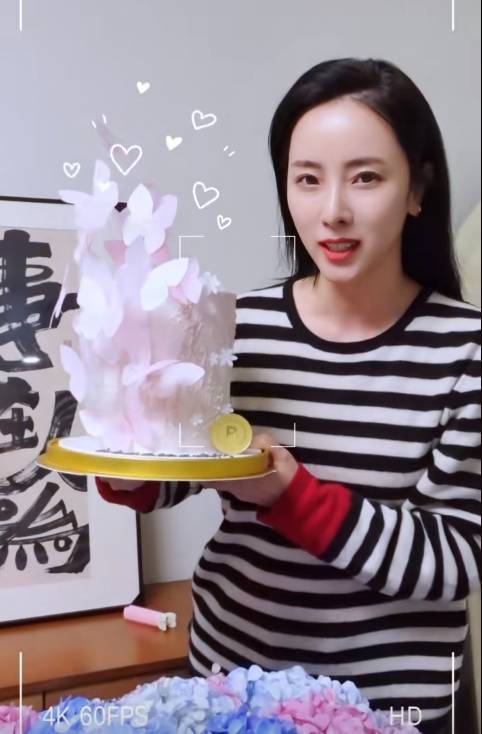 李思思:粉丝量破一千万,杨帆月亮姐姐2位前央视老同事留言道贺_视频