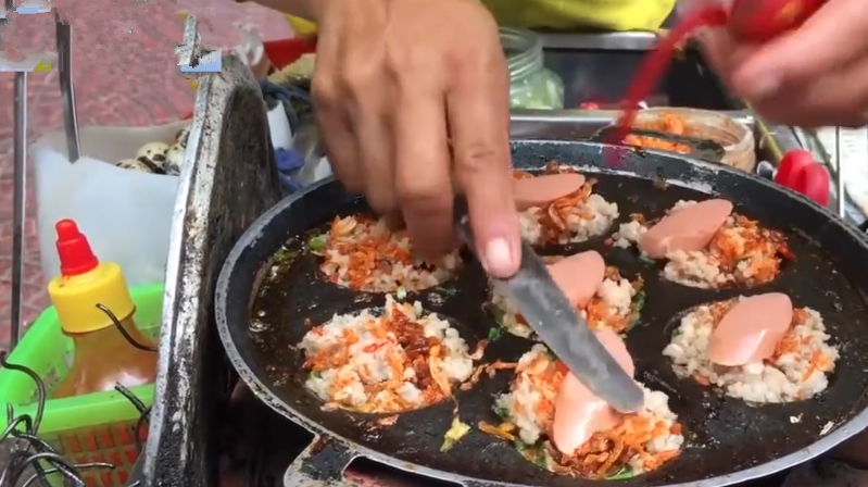 这一街头美食虽然好吃，但人们都不来买，网友道出**：嫌它脏！(图4)