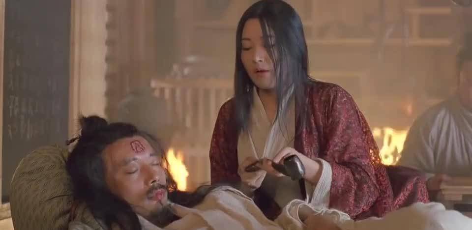 年仅27岁的许晴在剧中出演栎阳公主,她与葛优饰演的燕国乐圣高渐离