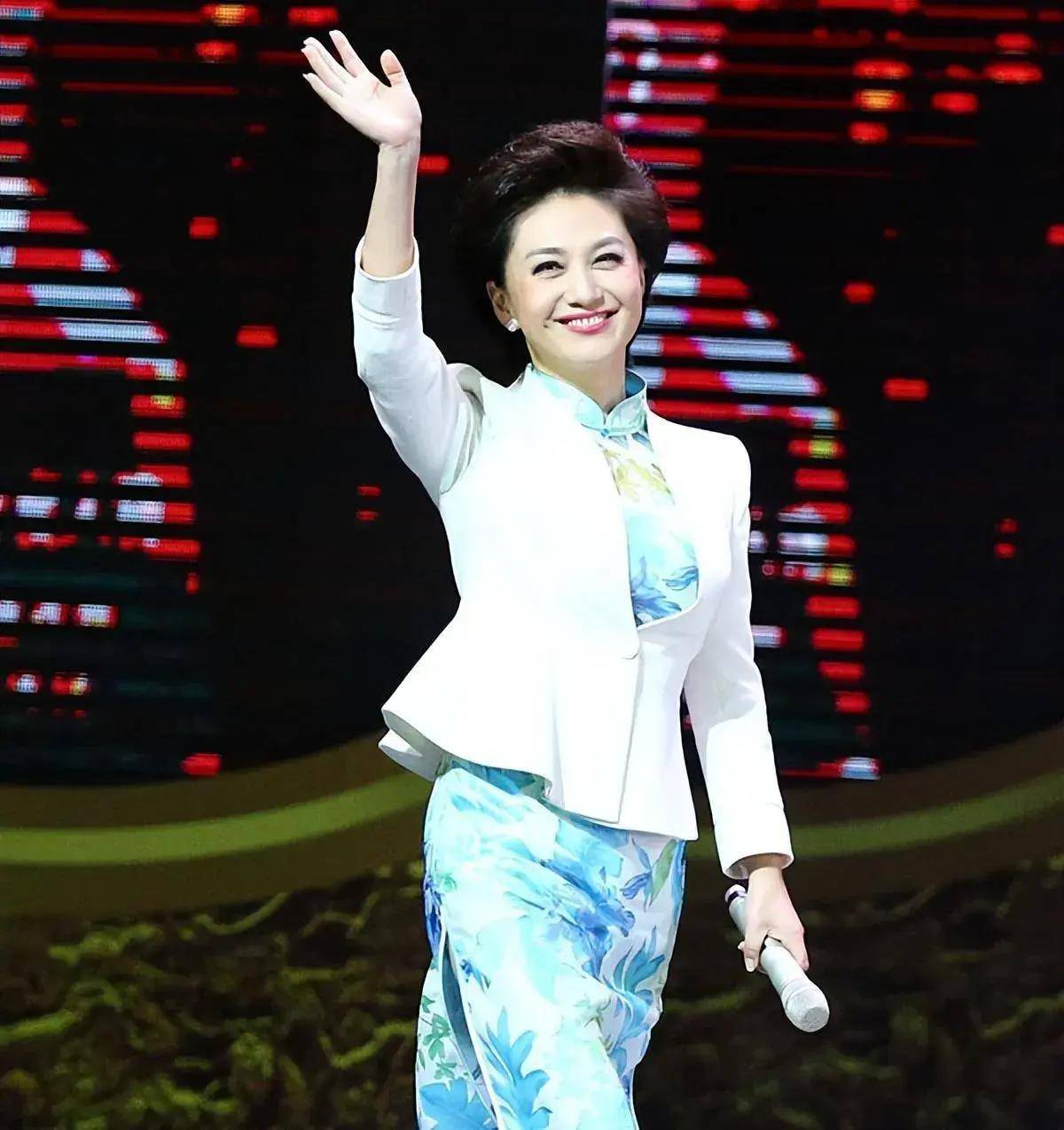 主持人海霞:嫁大11岁清华教授,婚后生一女,幸福美满_工作_妈妈_电视