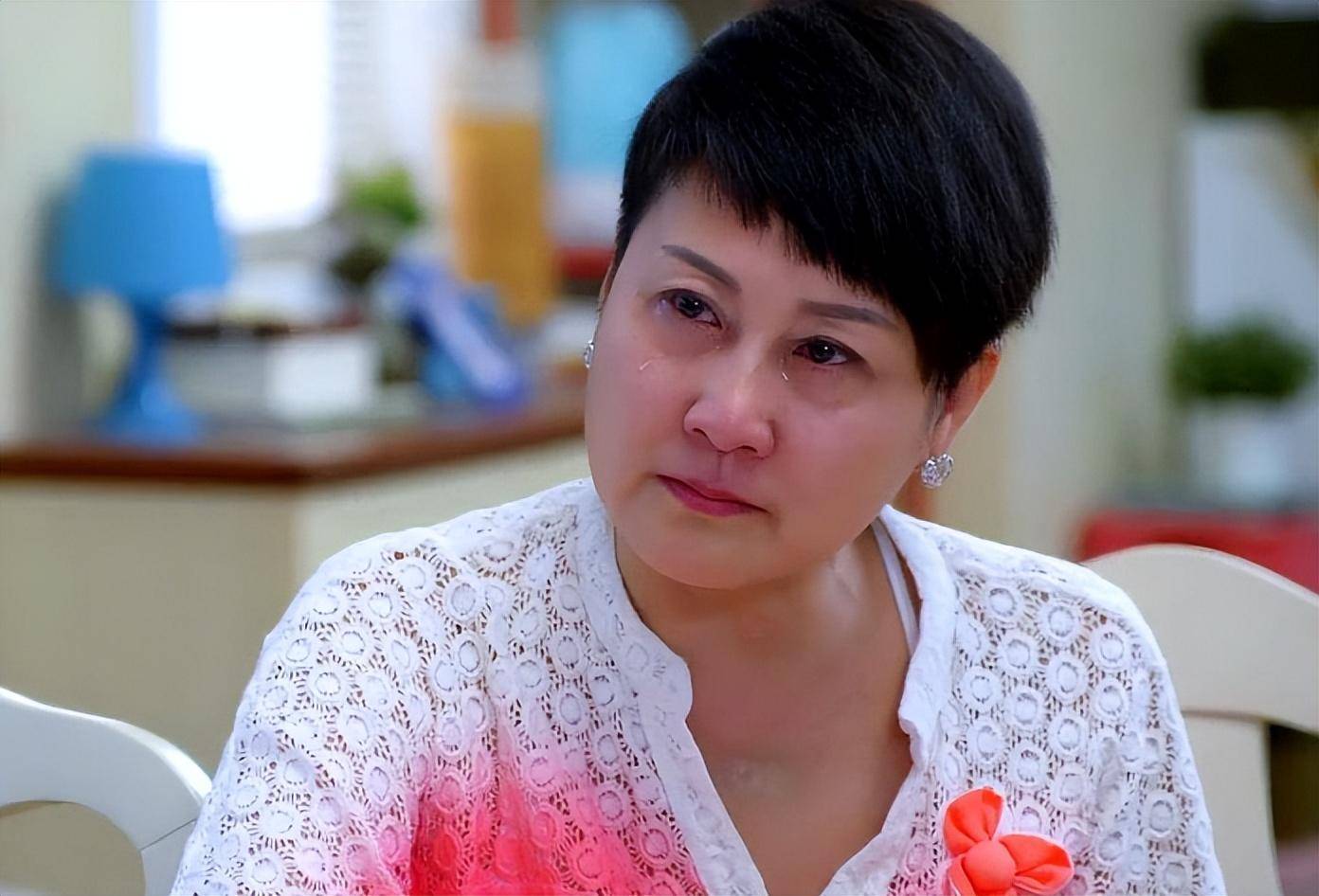 33年,主演今昔对比:有人家庭幸福,有人身患癌症_凯丽_刘慧芳_鲁晓威