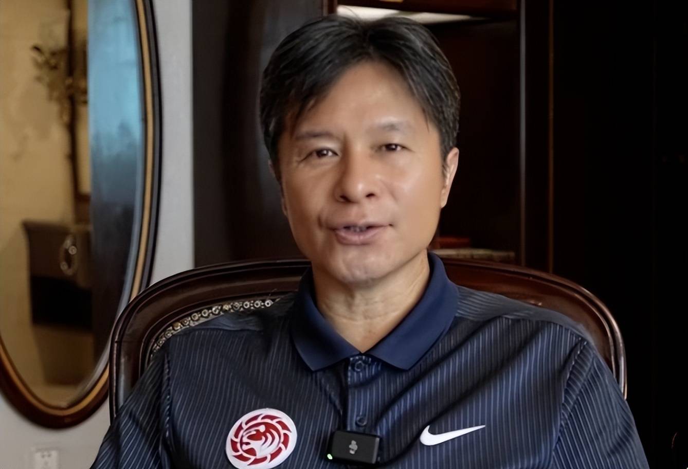 彭伟国后悔没多踢六七年遭群嘲挣钱少?