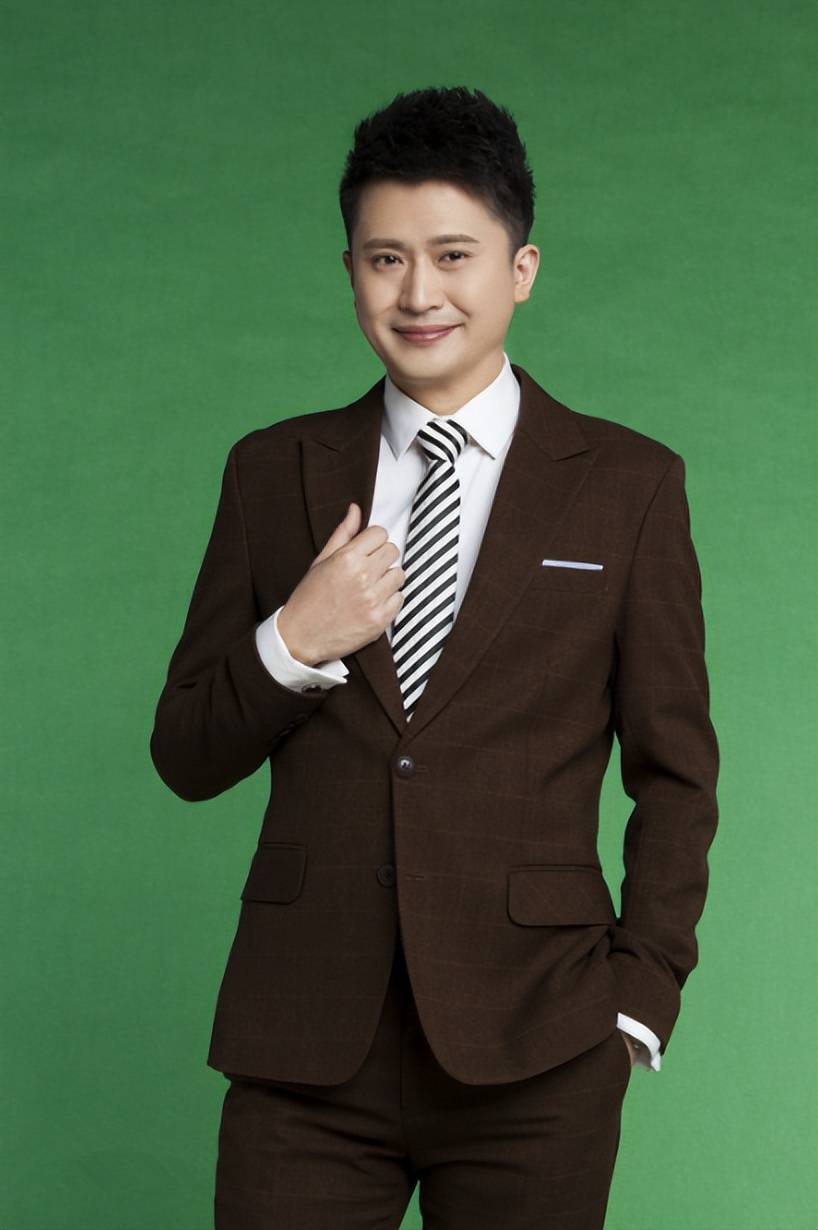 央视主持人杨帆:娶普通妻子,婚后连生两女,日子过得有滋有味_音乐