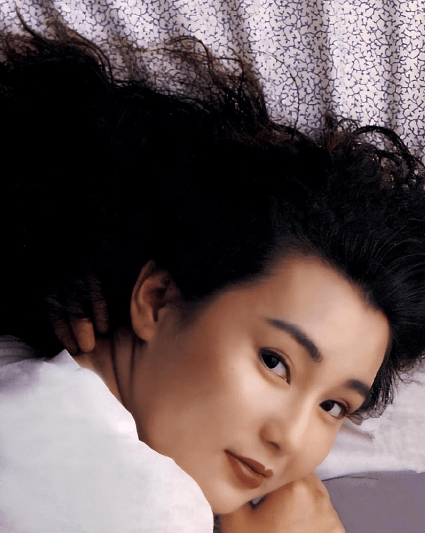 张曼玉自曝豪宅生活,素颜下厨,与外国老公分手后现在仍是单身_eric