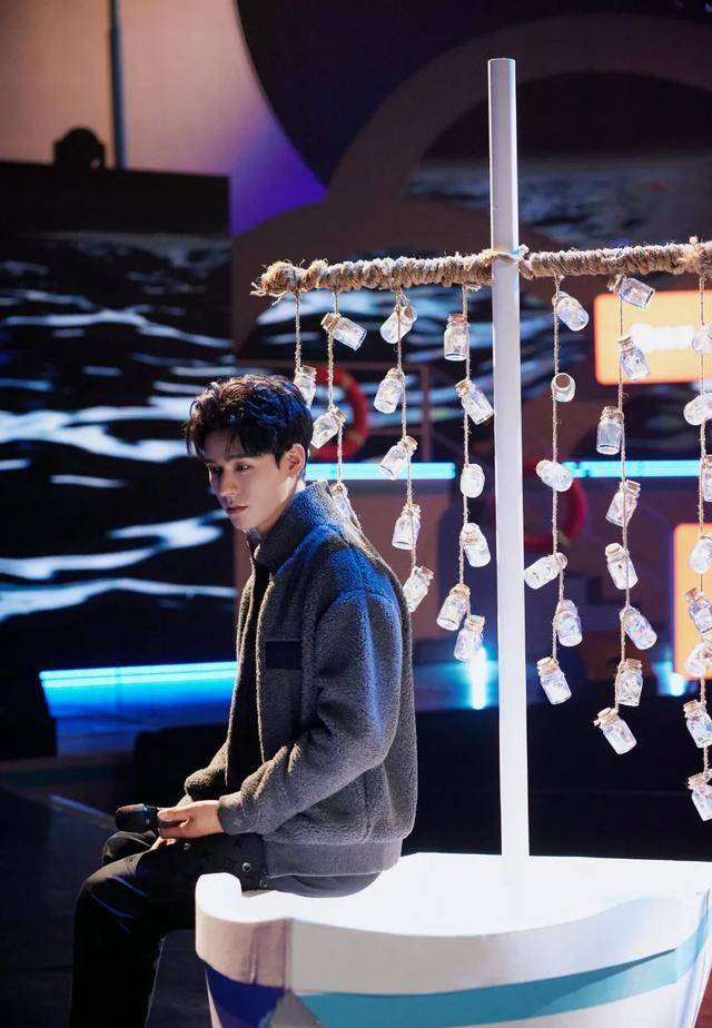 1娱瓜:钟汉良热巴龚俊成毅王一博唐嫣张若昀金晨毛晓彤丁禹兮_行程表