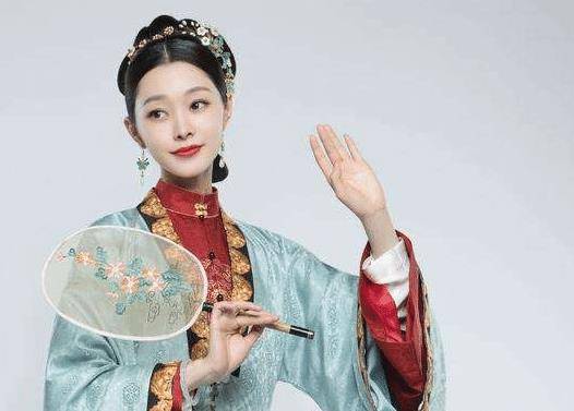 宋轶演清宫戏,看了罕见的清宫照后,把其他妃子放哪里_旗袍_作品_造型