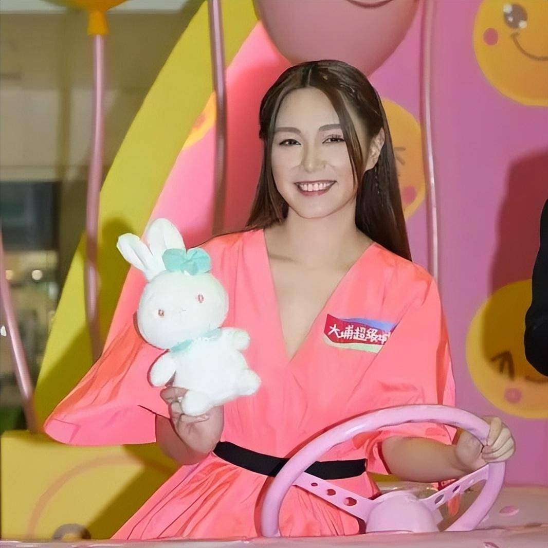 汤洛雯马国明年底结婚,自爆婚后能拍亲热戏但不能摸_婚礼_唐诗咏_剧情