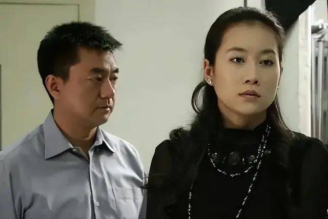 他与温峥嵘相爱相杀,被她抛弃后嫁他人,他50多岁仍未结婚_姚刚_表演