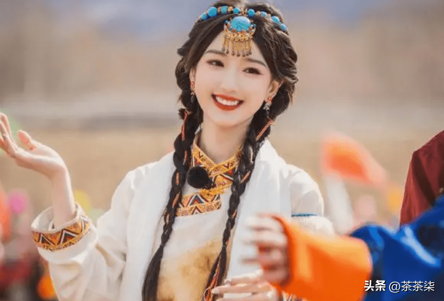 白宇宋祖儿暧昧?毛晓彤又被截胡?排骨女加入大佬婚姻?_俩人_视频_热度