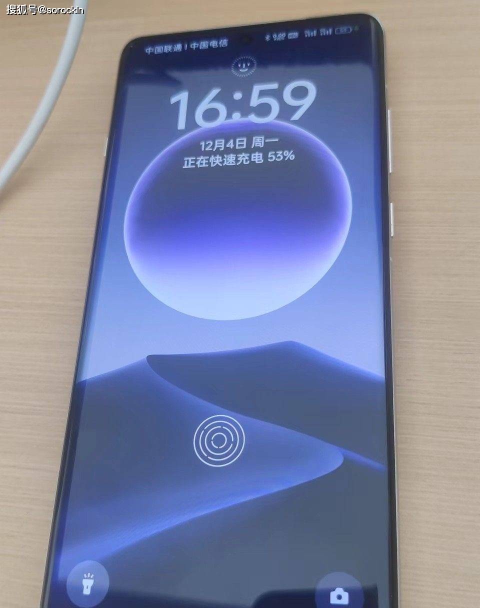 x7 pro搭载的骁龙8gen3则是高通全新旗舰芯片,安兔兔跑分超过210万.