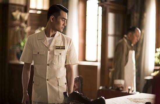 眼神清澈含情,声音温柔有磁性,湖北果然盛产国风美男_王凯_袁弘_胡歌