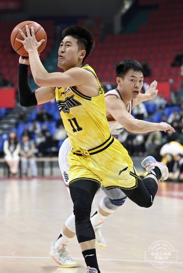 5人得分上双喜获两连胜 吉林东北虎男篮125-118击败南京同曦_比赛