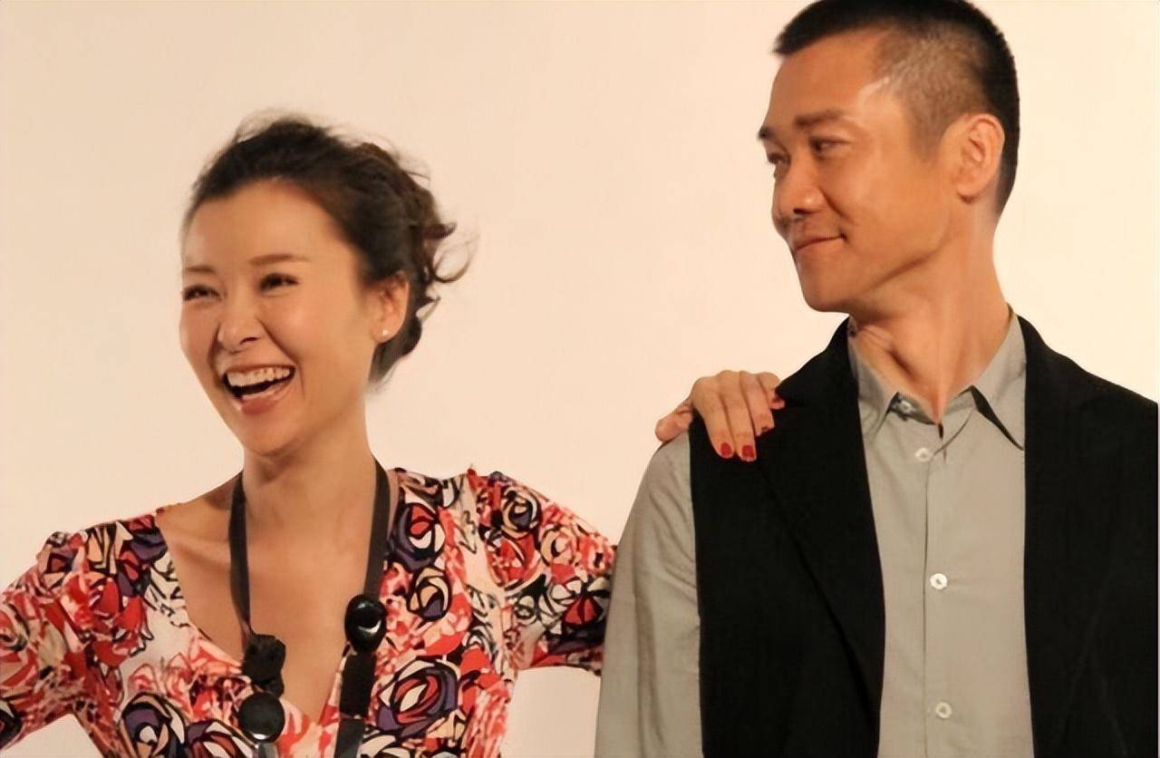 与孔琳同居,和柯蓝恋爱,如今却悄悄娶圈外人,他才是人间清醒_耿乐