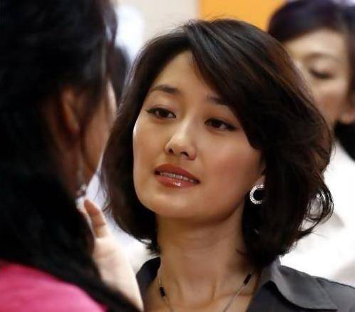 明明是同一人,演完《新还珠》令妃,又演《人世间》,我没认出来_刘晓晔