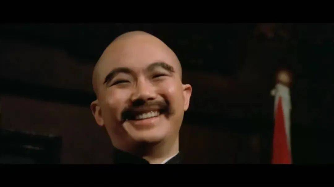 正好,李翰祥导演想找他拍一部《大军阀》:"这是一个粗眉大光头,明早