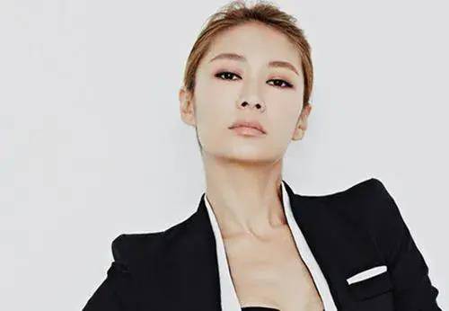 梁静:一位多才多艺的女演员_观众_演艺圈_魅力