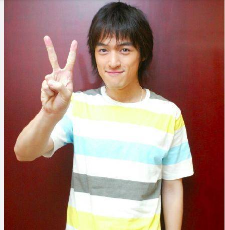 明星青涩时期:刘恺威演过《鉴证实录2》,杨幂扎粉色大蝴蝶结_照片