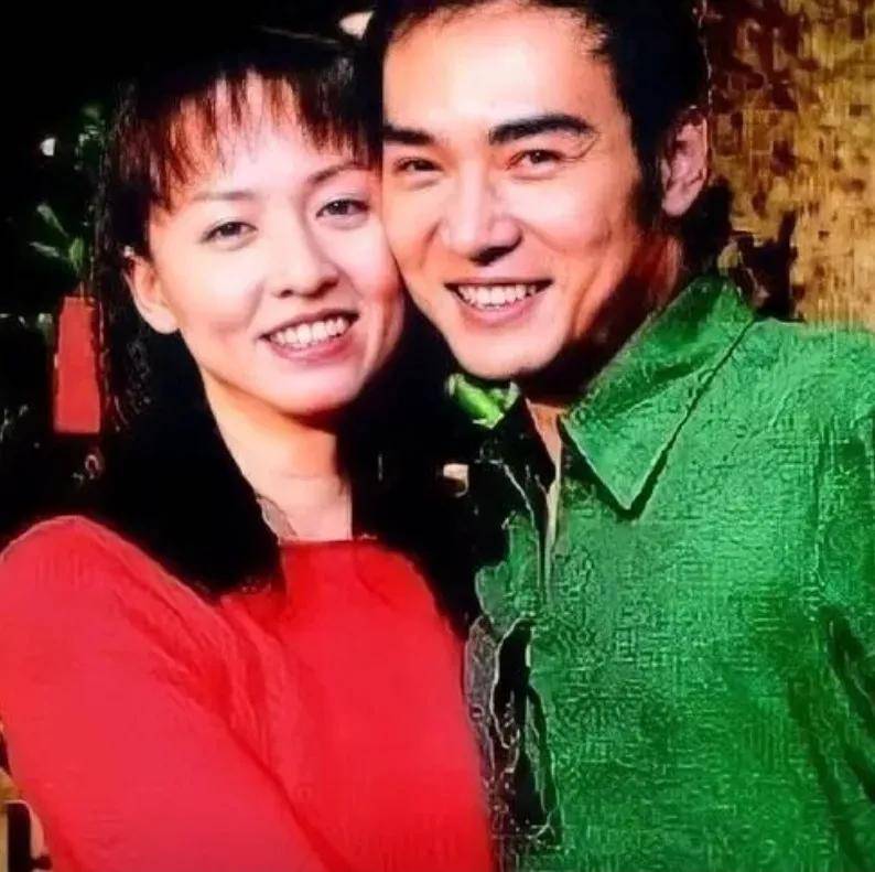 古裝美男焦恩俊一生情路坎坷,被兩任妻子拋棄,淨身出