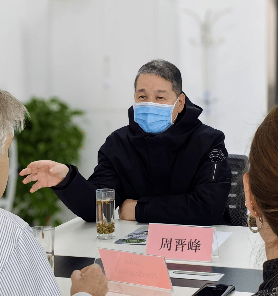 談及氣候科學,周晉峰適時提及氣候生物多樣性,並介紹了他前段時間去