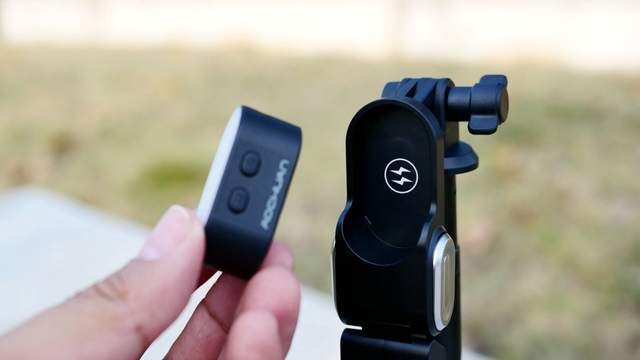 带稳定器的防抖自拍杆,支持AI人脸追踪:奥川M2 PRO体验