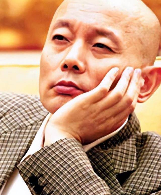 父母早已离世,妹妹远在美国,现如今66岁无儿无女的葛优如何了_家庭