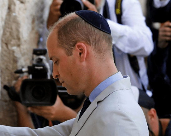 犹太男子头戴小圆帽的技艺:不轻易掉落的神奇之处_传统_文化_传承